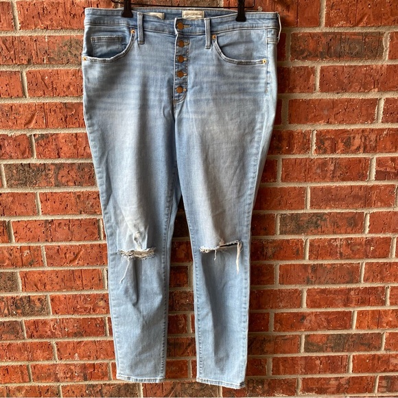 Universal Threads Size 14/34R High Rise Button Up Skinny Distressed Jeans - Picture 1 of 7